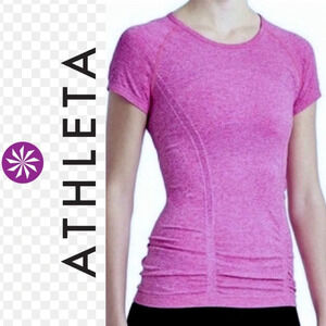 Athleta‎ Fastest Track Ruched Tee in a beautiful fuchsia color. Size Medium.